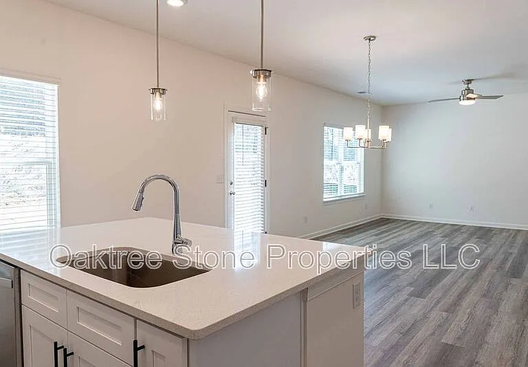 3348 Pepperpike Ct — Photo 8