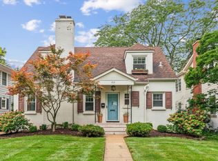 212 East Rd, Glen Ellyn, IL 60137