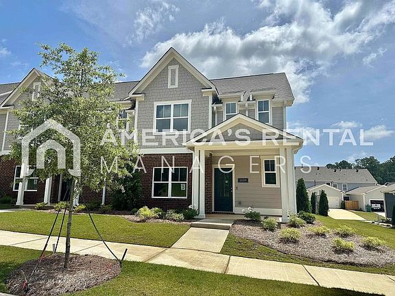 3rd image of 1009 Grand River Blvd W