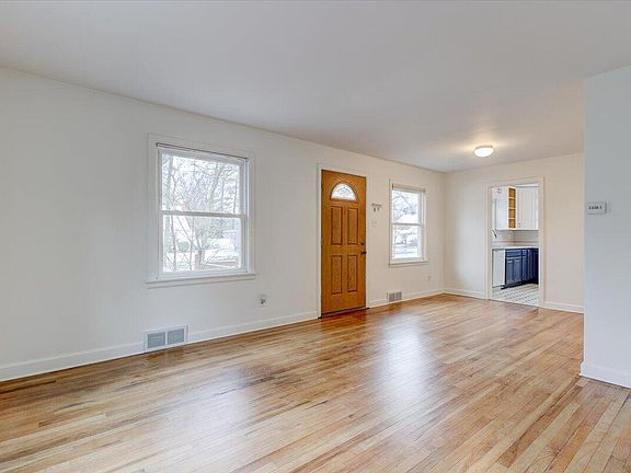 3rd image of 423 Franklin Ave