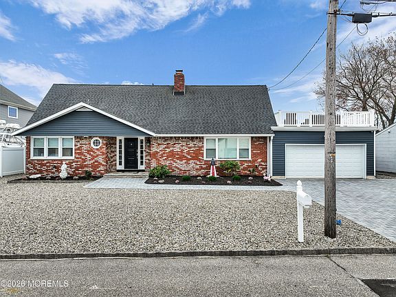 2nd image of 933 Montauk Drive