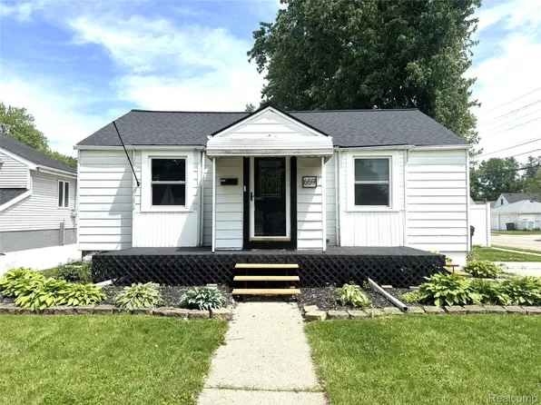 659 Gargantua Ave, Clawson, MI 48017