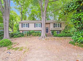 7420 Castlebar Rd, Charlotte, NC 28270