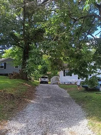 Photo 1 of 10 - 1541 Cherry Tree Dr - Clarksville, TN Primary Photo - 1541 Cherry Tree Dr