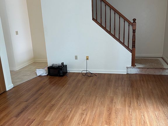 3rd image of 262 Ark Dr #264