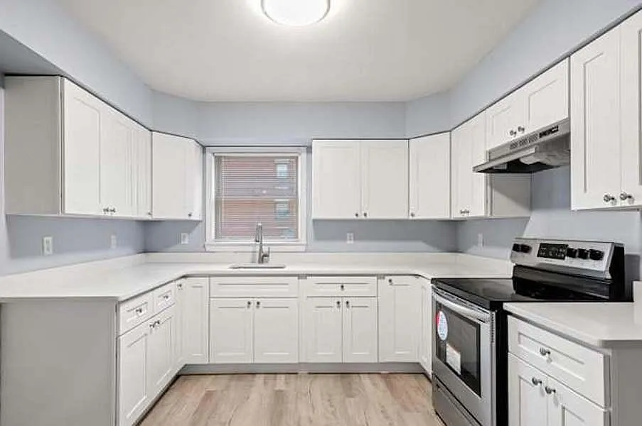 4 bed, 1700 sqft, $2,200 — Photo 2