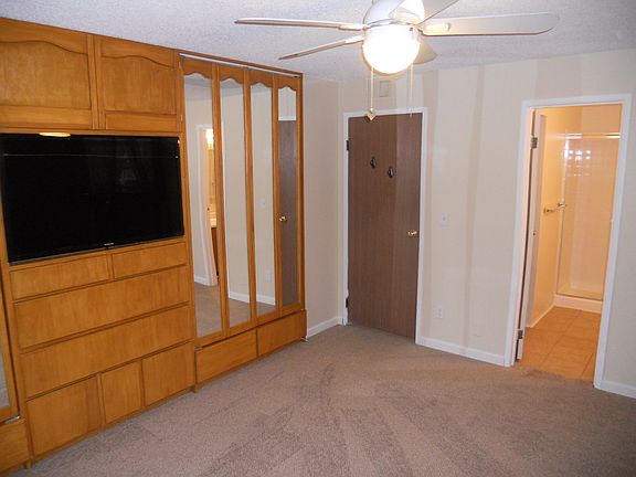 Ceiling fan included