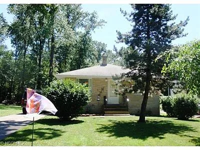 24521 E Oakland Rd photo 1