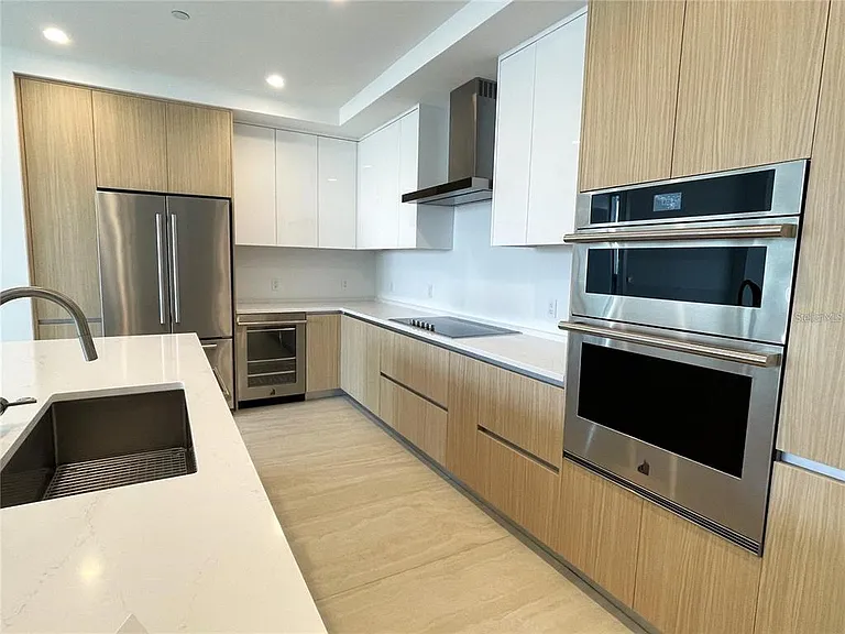 301 Quay Cmns #904 — Photo 18