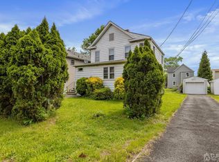 7 Lloyd St, Edison, NJ 08817