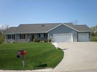 14026 Saint Andrews Dr, Valders, WI 54245
