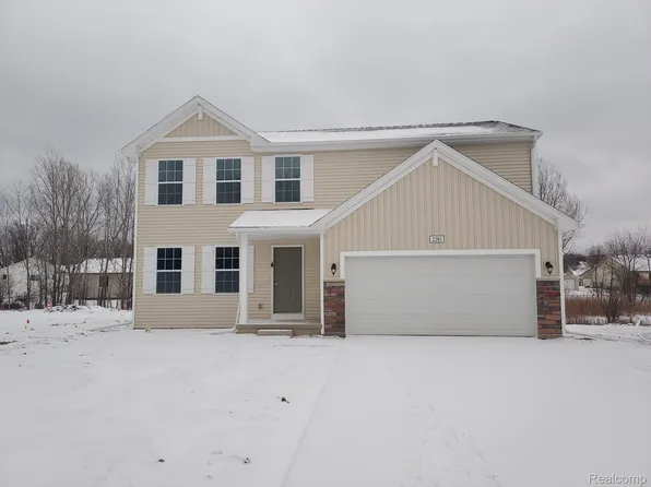 2261 Plum Tree Ct, Burton, MI 48519