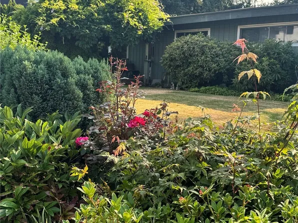 7215 126th Avenue NE, Kirkland, WA 98033