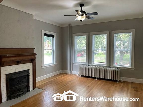 3rd image of 972 Ashland Ave APT 1