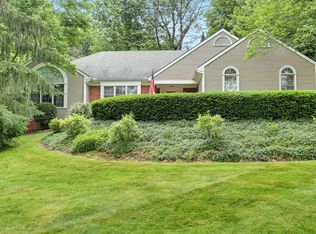 1281 Meadowbrook Rd, Lancaster, PA 17603