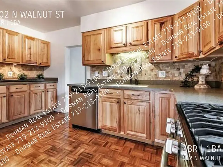 402 N Walnut St — Photo 4
