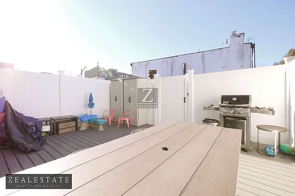 Rented by ZealEstate Group Inc | media 10