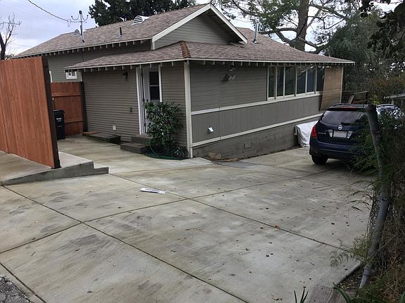Private side entry, with Driveway