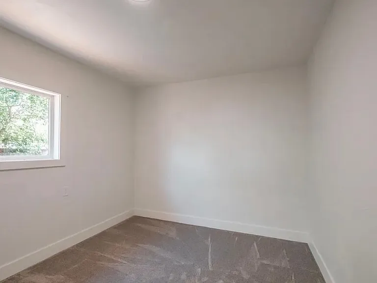 690 W Morton St — Photo 24