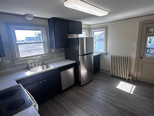 422 S Howard St Photo 1