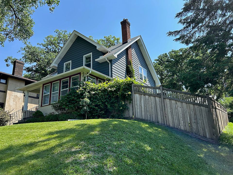1st image of 2511 Buchanan St NE