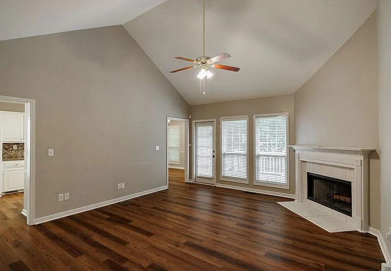 195 Bedford Dr — Photo 5