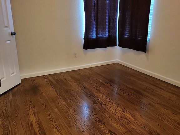 5th image of 2422 Dover Ave