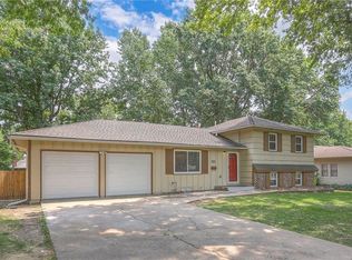 301 Manor Dr, Belton, MO 64012