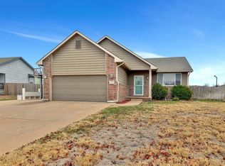 2804 Rushwood Dr, Augusta, KS 67010