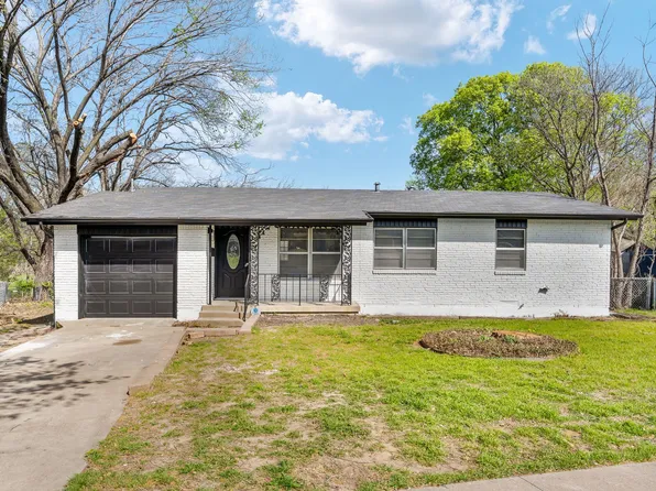 702 Hillside Dr, Grand Prairie, TX 75051