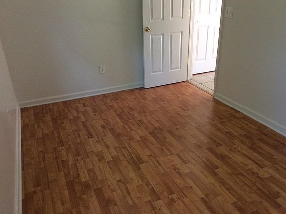 5th image of 128 Wellington St