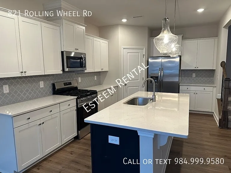 821 Rolling Wheel Rd — Photo 12