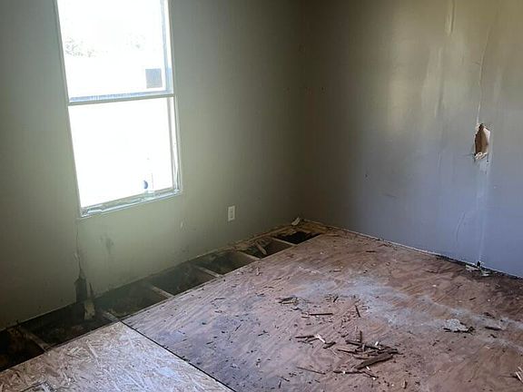 5th image of 3988 Deans Bridge Road