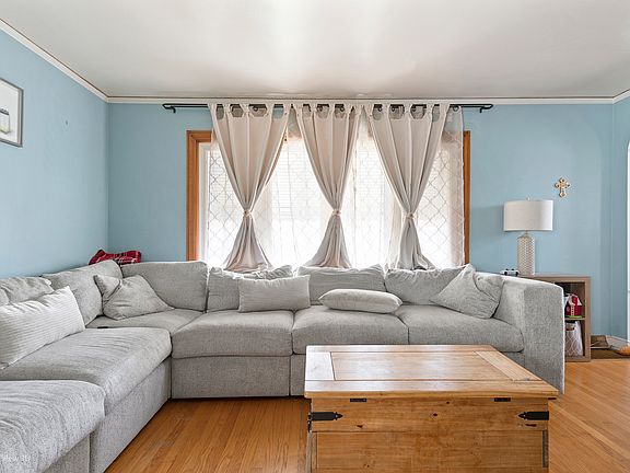 2nd image of 10833 S Avenue M