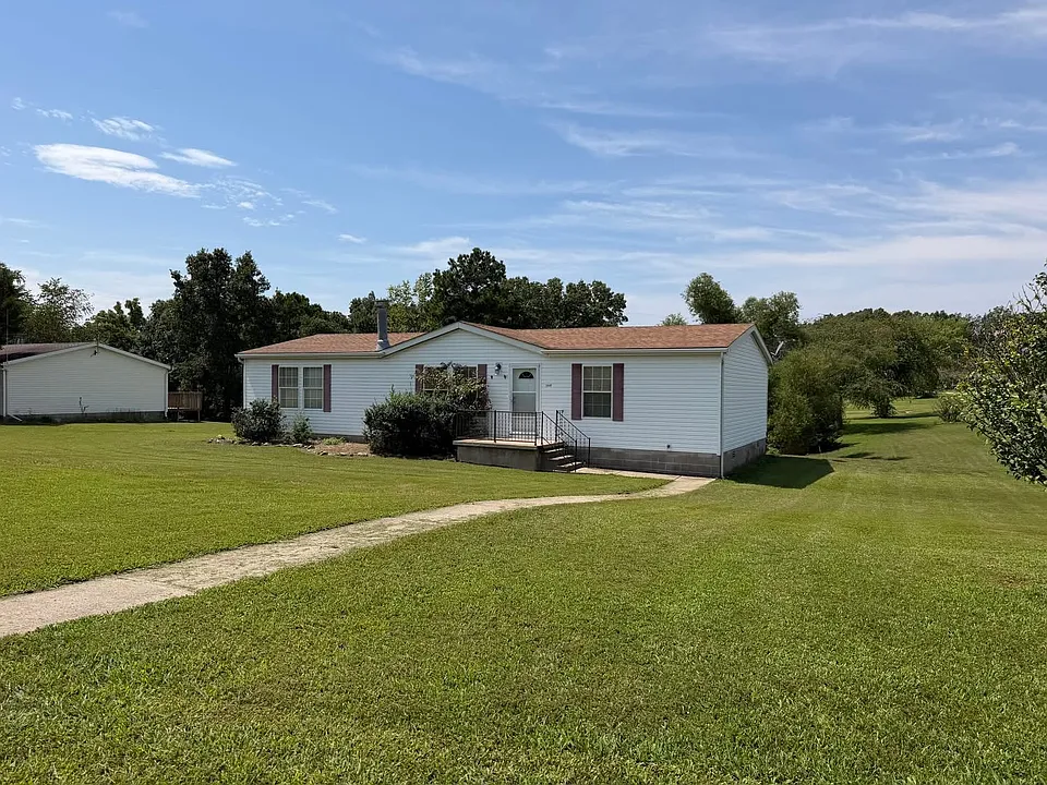 22299 Lansing Dr