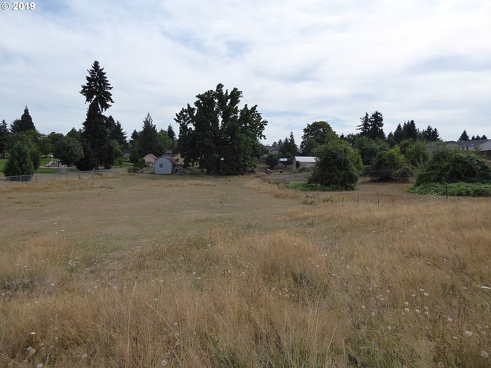 1st image of 2400 NE 49th St