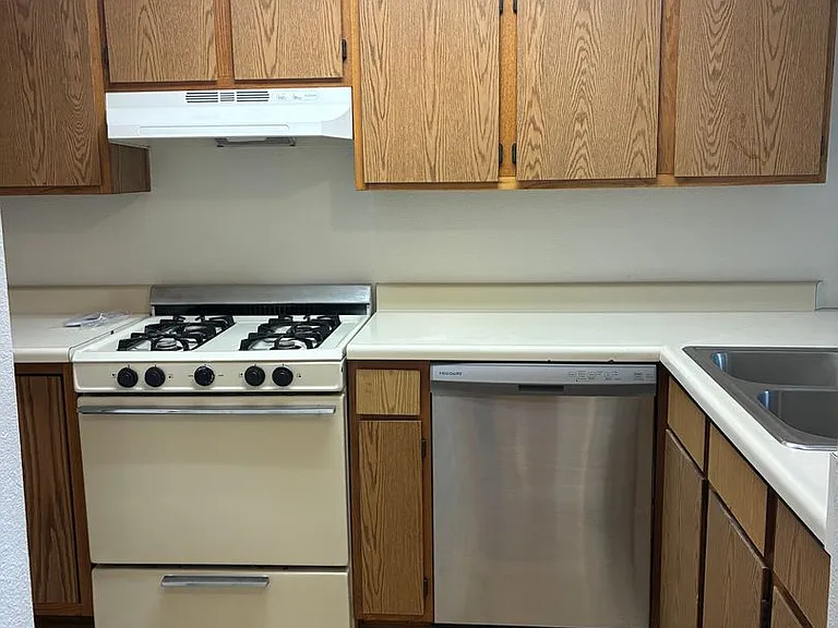 725 Magnolia Ave #2 — Photo 9