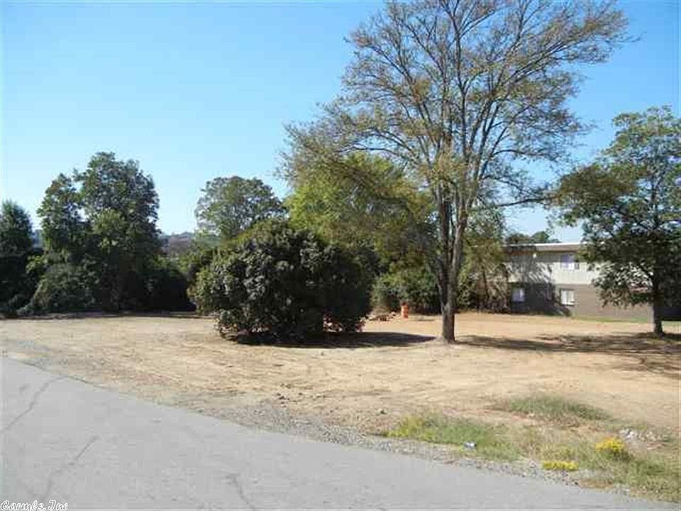 1st image of 1914 Parkway Dr