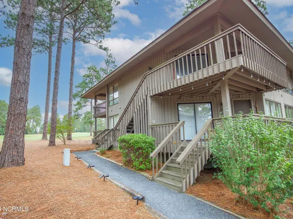 206 Foxkroft Drive, Foxfire Village, NC 27281