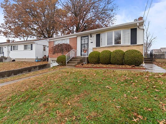 2nd image of 1052 Vacationland Dr