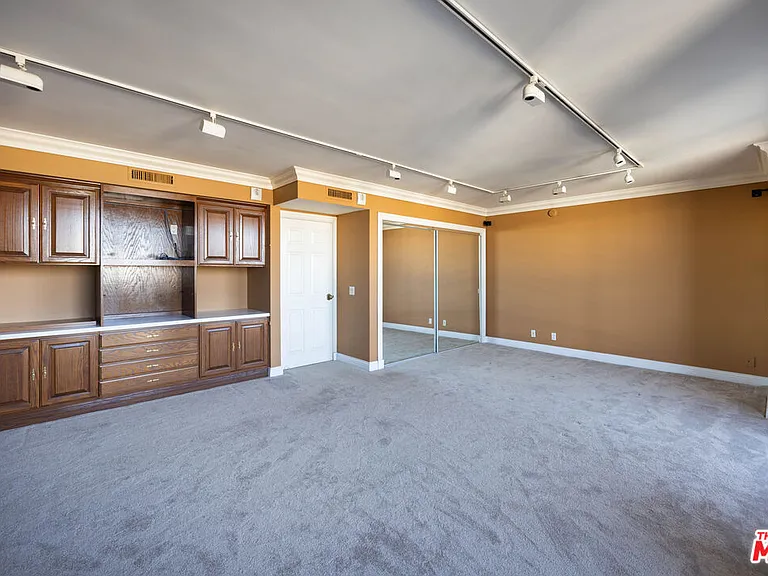 7250 Franklin Ave #1209 — Photo 8