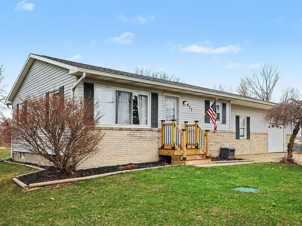677 E Vermontville Hwy, Charlotte, MI 48813