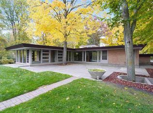 1121 Greenbanks Dr, Mount Pleasant, MI 48858