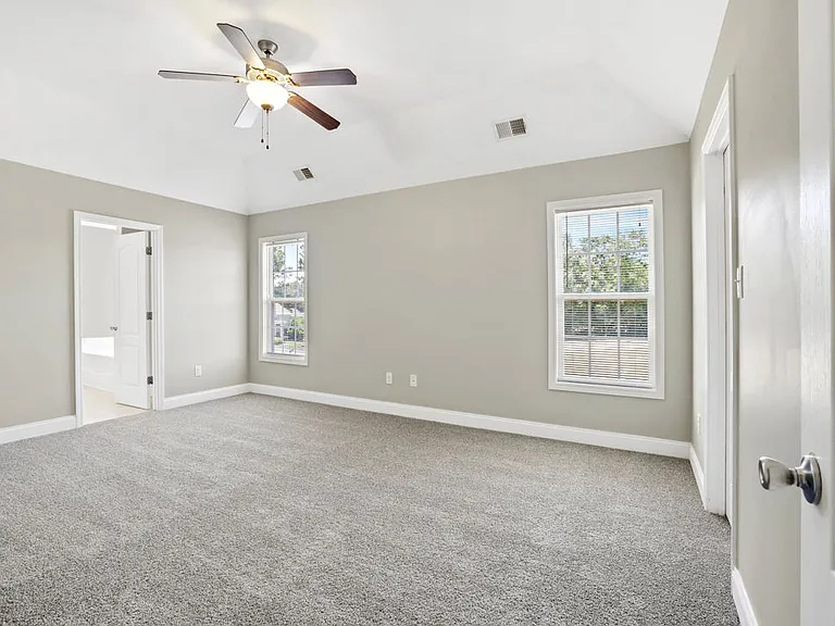 121 Feathers Ln — Photo 14