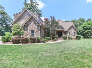 3229 Broadmoor Dr, Statesville, NC 28625