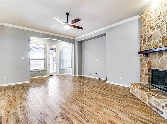 4th image of 3719 Meadow Wood Ct