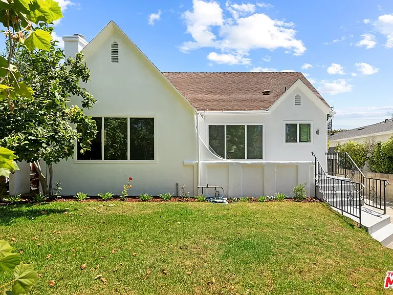 2316 Selby Ave — Photo 2