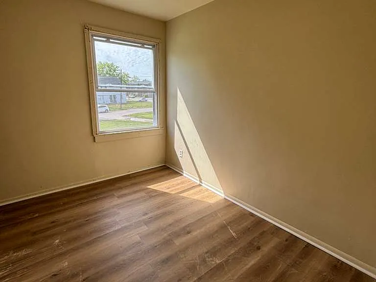936 S Central Dr — Photo 5