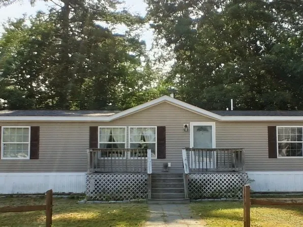 11 Page Street, Plymouth, NH 03264