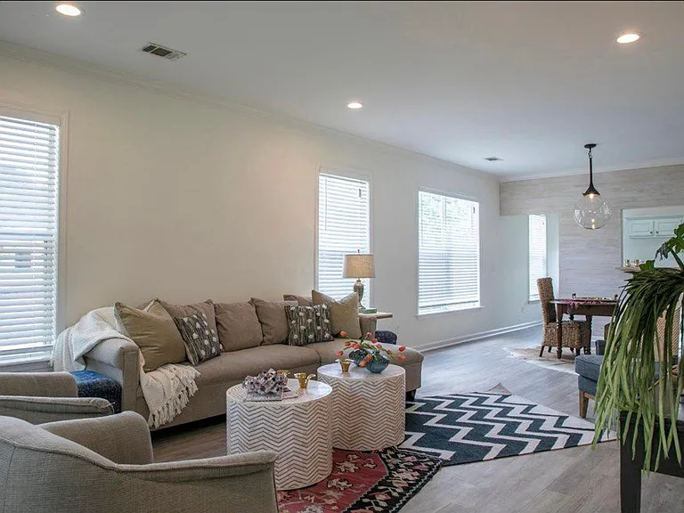 323 Christman Dr — Photo 15